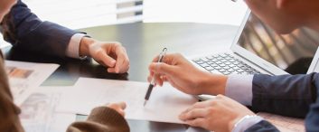 【設定例付】採用基準とは？決め方やポイント、人材の見極め方を徹底解説